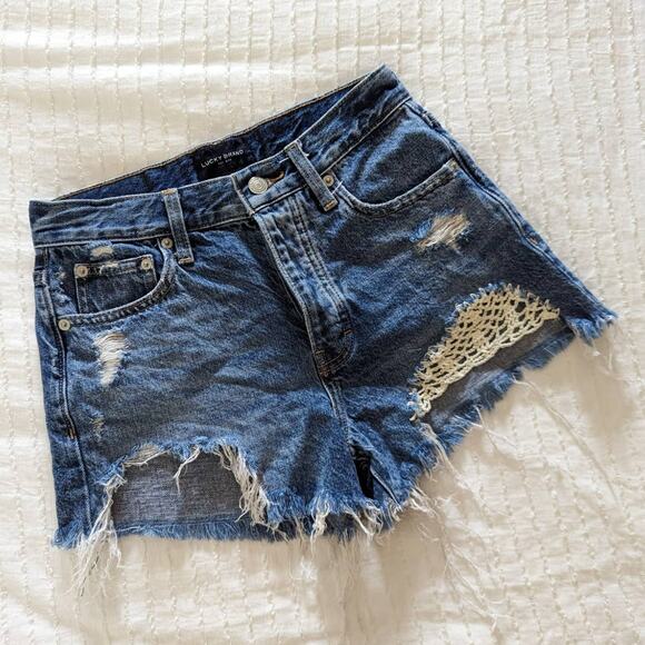Lucky Brand Denim Lace High Rise Mom Shorts size 0/25 - Picture 3 of 9